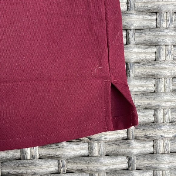 Fig’s Maroon Scrub Top - Picture 3 of 5